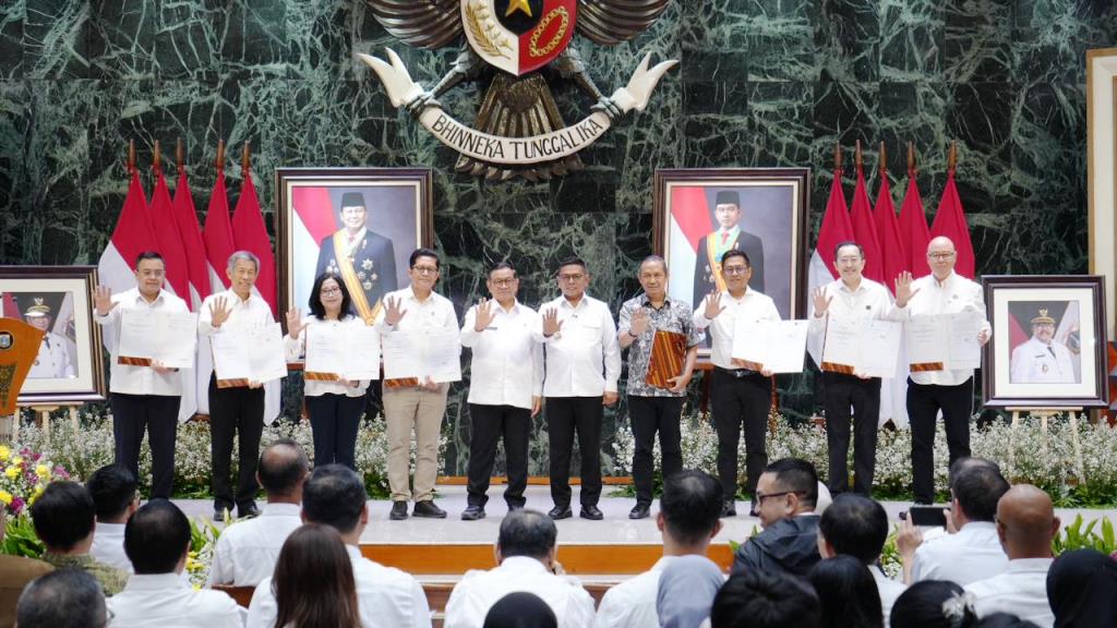 paramount land